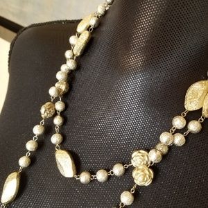 Champagne gold necklace, wood, rose.